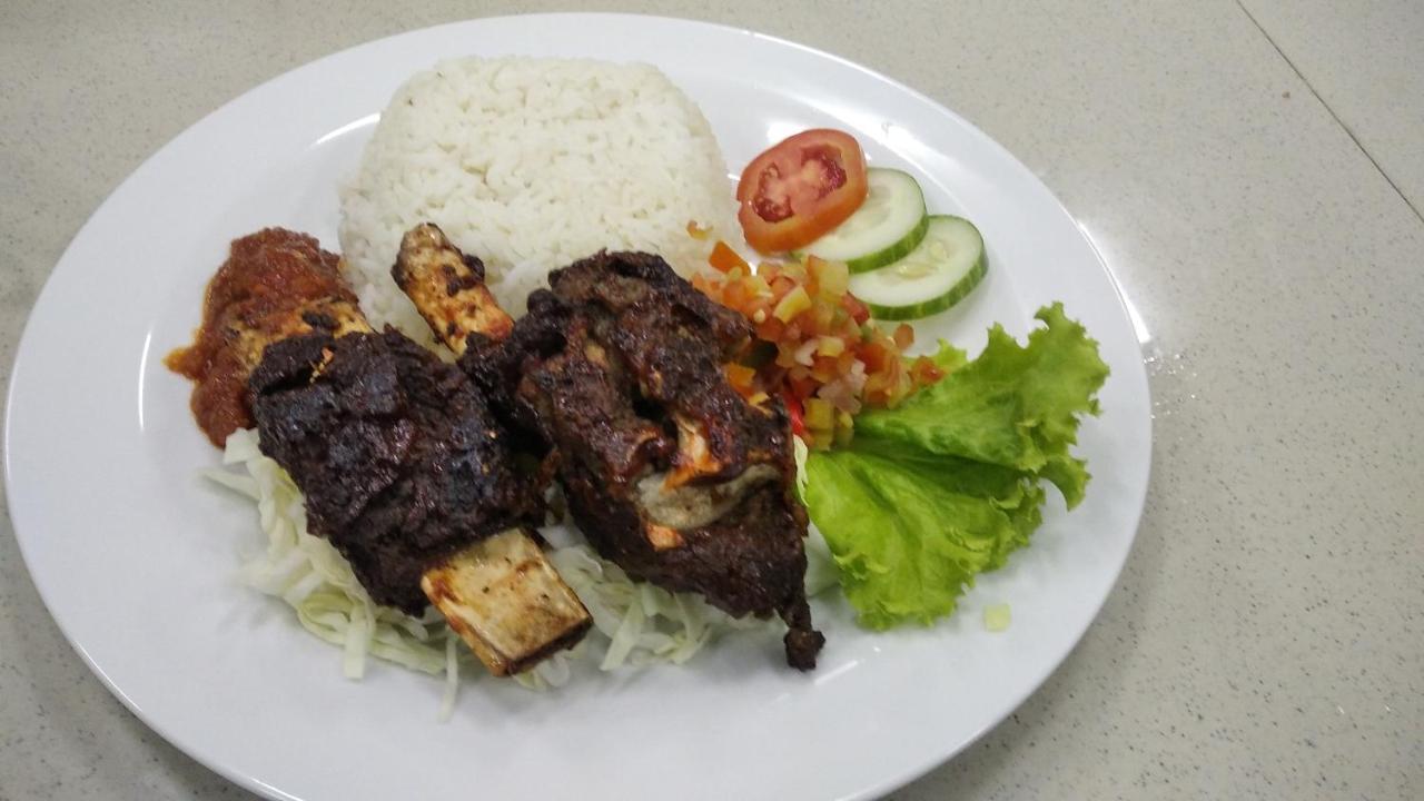 Anjo Maumere Hotel & Restaurant Luaran gambar